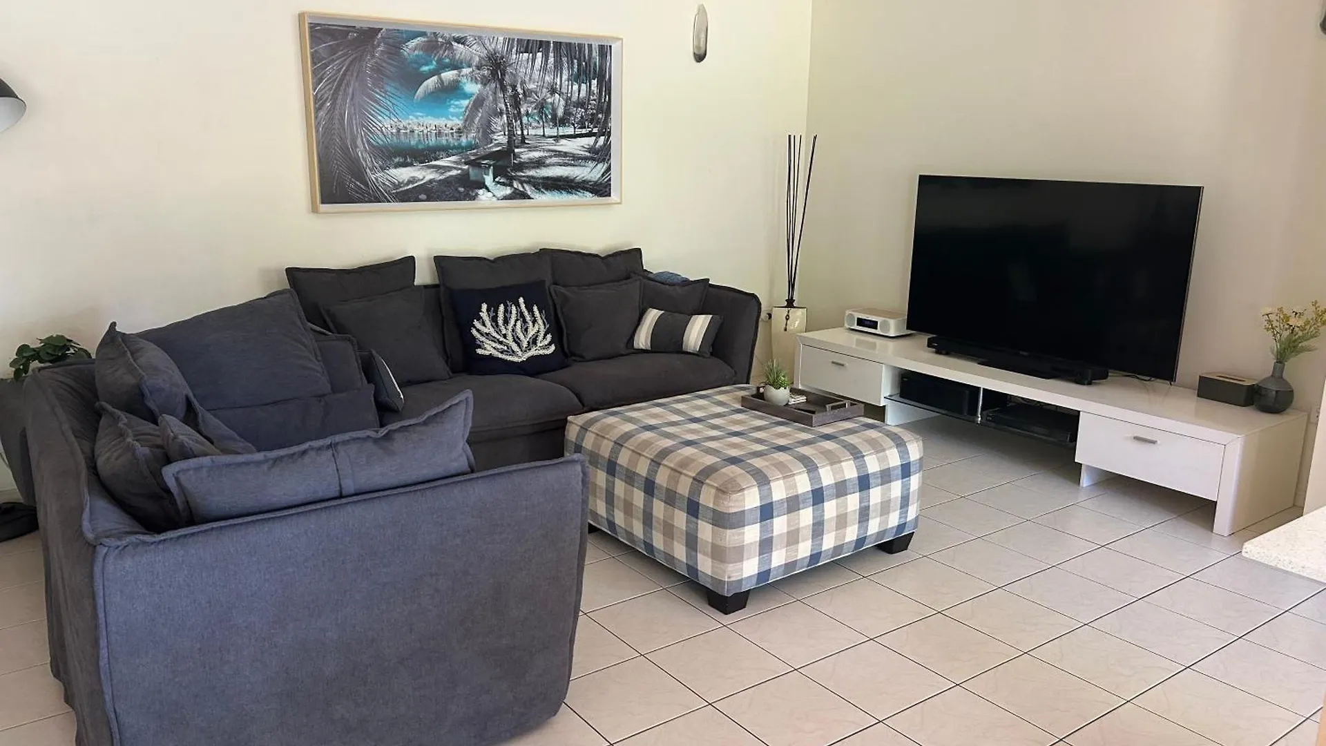 Apartment Strand Marina-Ground Floor With Courtyard Townsville